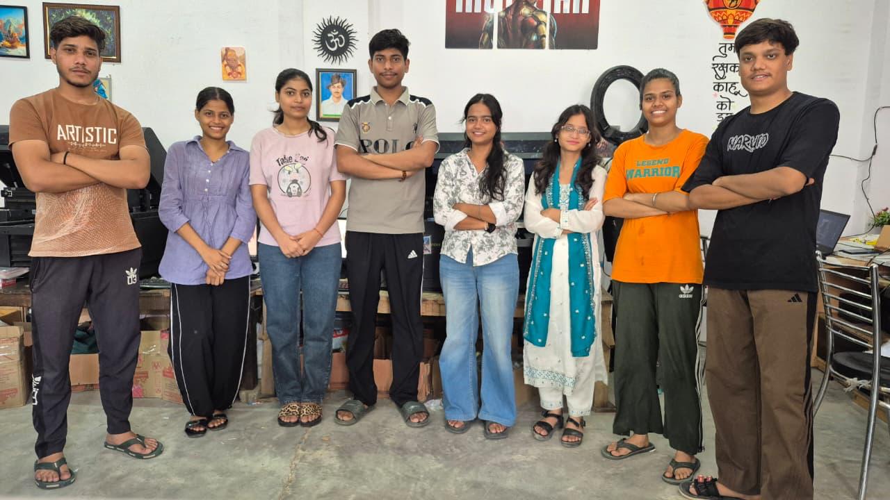 Decocru Team